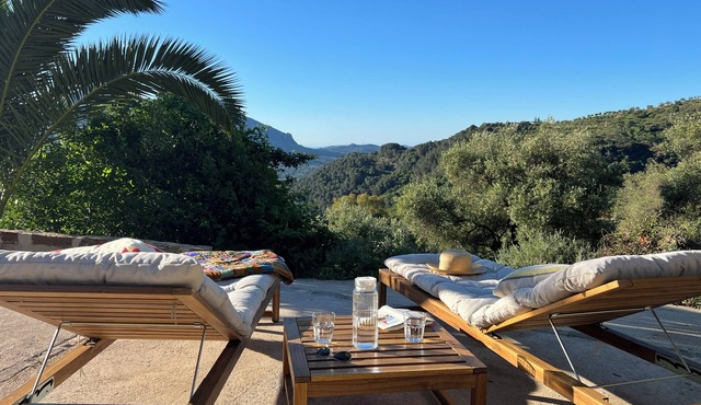 A naturally evolved place in nature – with pool and views of the sea in Gaucín