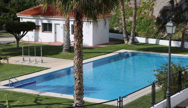 AIR CONDITIONED HOUSE POOL PARKING WIFI NEAR THE CENTER AND BEACH ALMUÑECAR. in Almuñécar