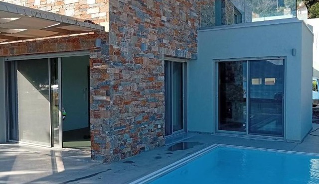 Almira Seaside Suites