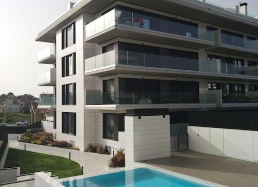 Apartamento en Edificio Nuevo con Piscina in Portonovo
