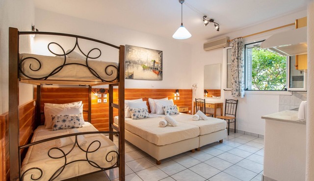 Apartment (3-4 Adults) Near center, Size: 28 met, Semi-basement