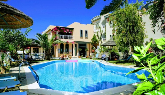 Aquarius Exclusive Hotel - Breakfast and Meal Included