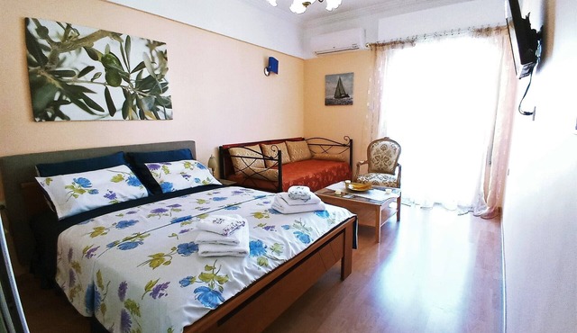 Athens Neoclassical: cozy apartment near Acropolis and the best places in Athens