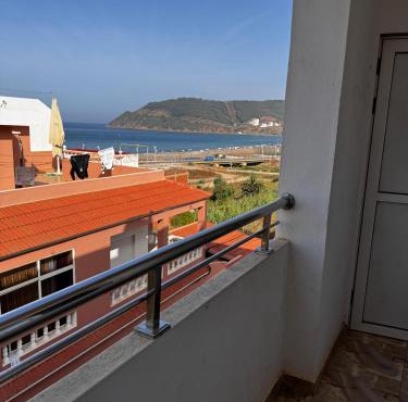 Azla Beach Retreat-Sea View Apartment in Azla