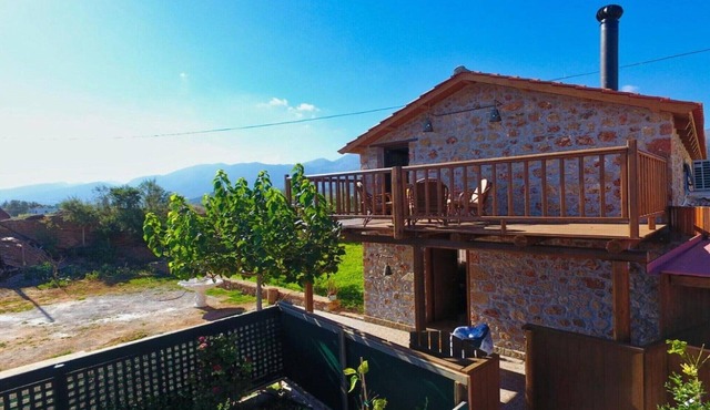 Beachfront Villa with Jacuzzi for 4