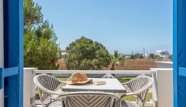 Bed and Breakfast 'Apartment Sea View- Sleeps 3' with Wi-Fi and Air Conditioning