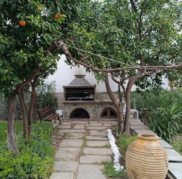 Betty's Garden House