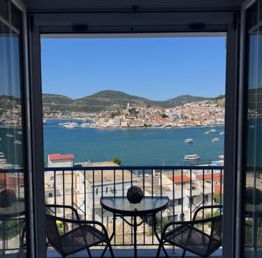 Blue Horizon of Poros