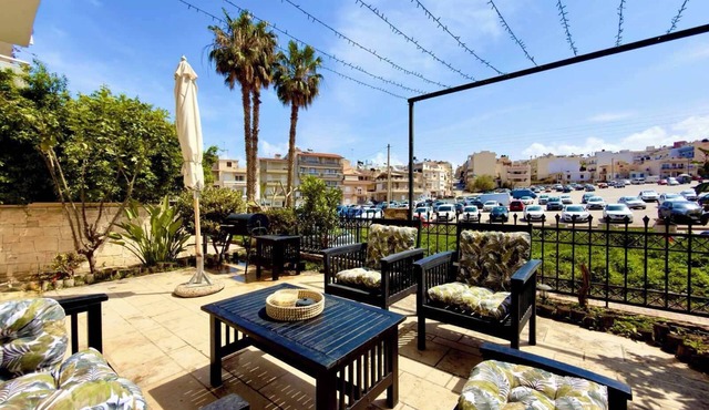Calma Garden Retreat- 10' Walk Center- Perfect Location