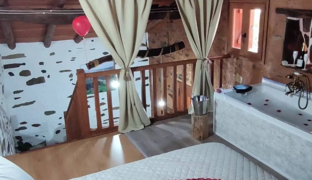 Casa Rural con Jacuzzi -La Calleja de las Hurdes 4 Estrellas in Sauceda