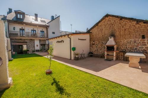 Casa Rural El Almendro De Maria in Ponferrada