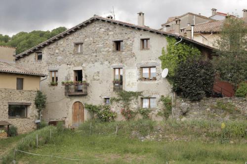 Casa Tapiolas Rectoría in Molló