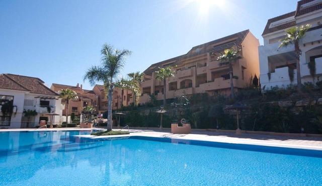 Comfortable apartment with sea view -5 pools - WIFI in Manilva