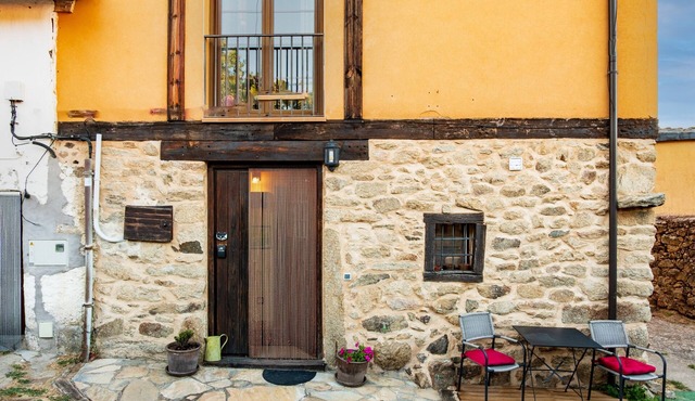 Country House 'Quimera' with Mountain Views, Balcony and Wi-Fi in Gil-García
