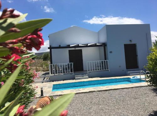 Cozy Villa with Pool and Parasol in Kirianna