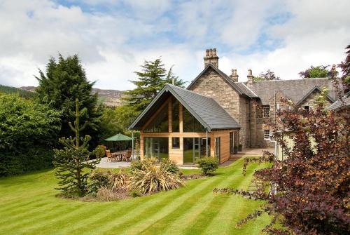 Craigatin House & Courtyard in Pitlochry