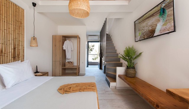 DEL MARE SUITES