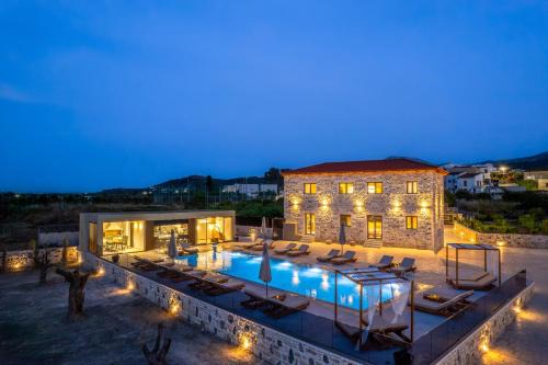 Dianeira Luxury Suites with Shared Pool near Matala
