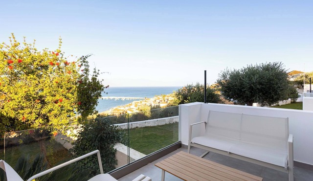 Eneos Residence - Koroni Poolside Gem