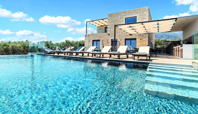 für 10 Personen in Kournas, Kreta (West-Kreta) by Interhome