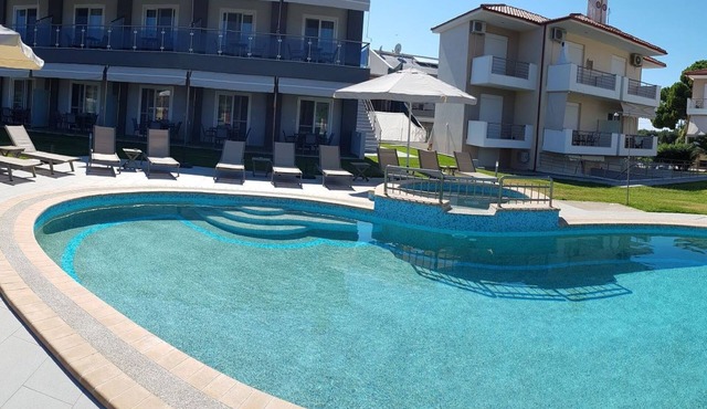 Finikas Garden Studios Pool Garten by Interhome