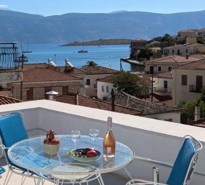 Galaxidi Authentic Rooftop House