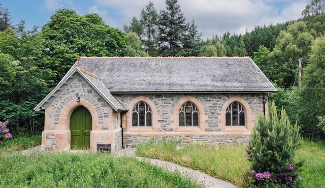 Grade C Church in Cannich, Sleeps 2 w/Parking in Beauly