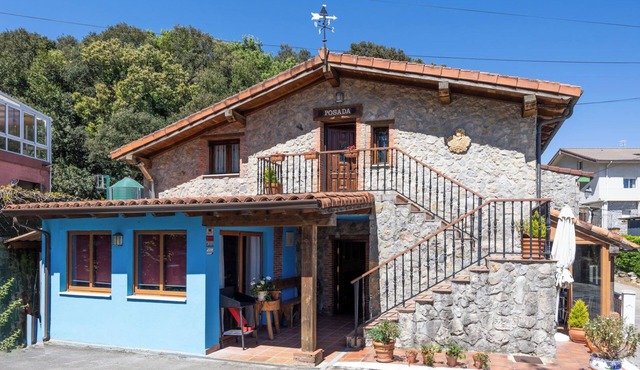 Holiday Home 'Posada Paraso Iris' with Mountain View, Private Garden and Wi-Fi in Isla