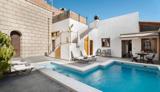 Holiday Villa 'Casa América' with Sea Views, Wi-Fi and Air Conditioning in Fasnia