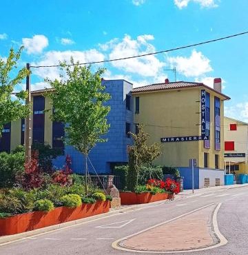 Hostal Mirasierra in Bustarviejo