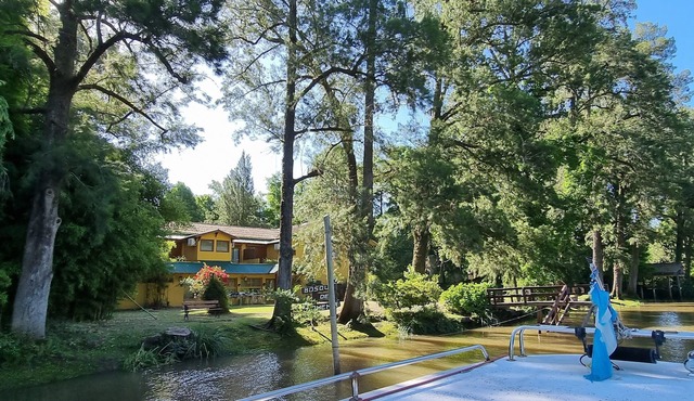 In front of the river, in Delta de Tigre, ideal for groups of 10 to 20 people. in VFD