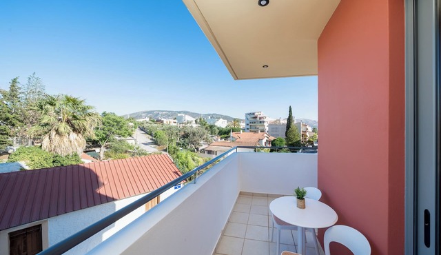 INCORSO Smart Luxury Stay near Airport 24HR Check in