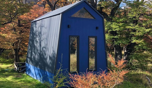 Incredible mini house (tiny house) at the foot of the mountain, ecologically sustainable