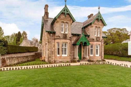 Inveresk House in Pitlochry