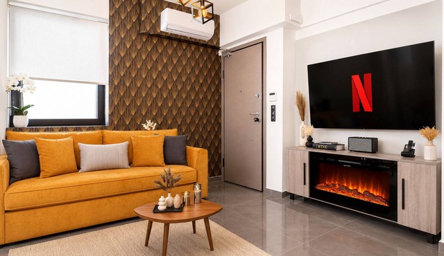Iris One: Near Acropolis - New, Luxurious & Cozy