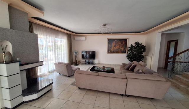 Katerini Grand Luxury Villa with Garden and Jacuzzi
