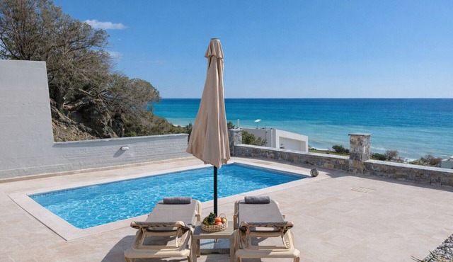 Kedros villa Exi , next to the beach and near taverns