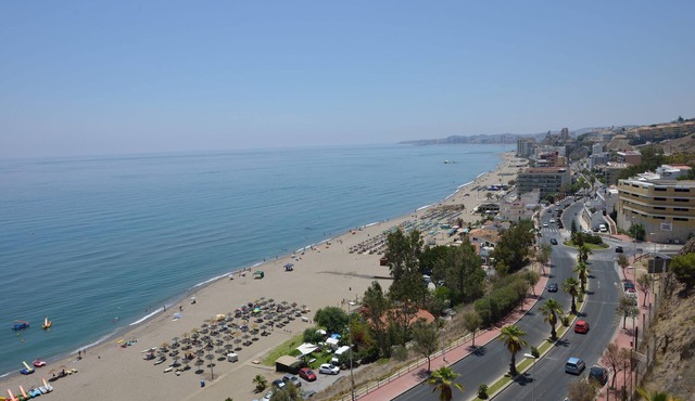 Large apartment with large terrace and wonderful sea view in Benalmádena