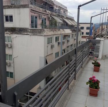 Lemon - HappyHostGr - Downtown Apartment