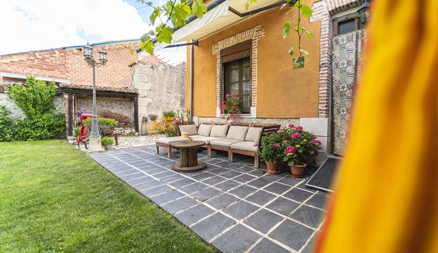 Los Aperos – Vacation Home for 10, Ciudad Real, Private Garden in Santibáñez de Valcorba