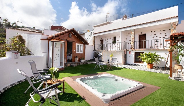 Los diablitos 2B Holiday Home – Family-Friendly, Mountain Views, Balcony & Wi-Fi in Santa Cruz de Tenerife