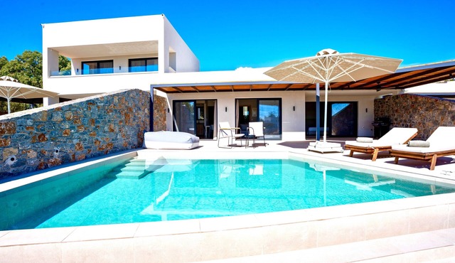 Luxurious Villa 'Selene 2' with private pool and mountain and countryside views