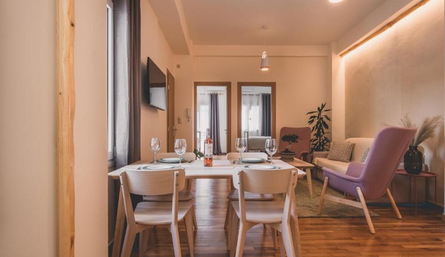 Luxury Apartment with Acropolis View Terrace and Jacuzzi - Living Stone Moonstone