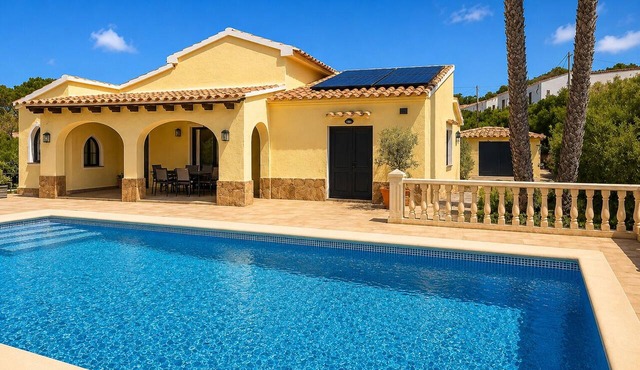 Luxury Villa Heated Pool Sunset Mountain Views 10 minutes from beaches in Calpe