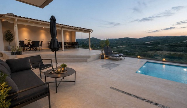 Luxury Villa with Private Pool & Stunning Cretan Views Near Heraklion