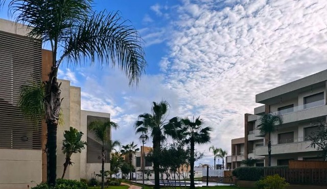 Maison de luxe dans une résidence fermée avec Piscine communautaire & Free Parking,NR 63 à Marina in Saïdia