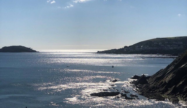 Modern Panoramic Seaview Two Bedroom Apartment in Looe
