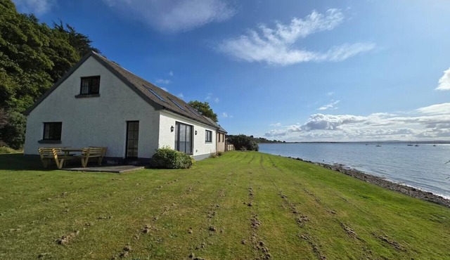 Newly refurbished 4 bedroom ocean front home in Fortrose
