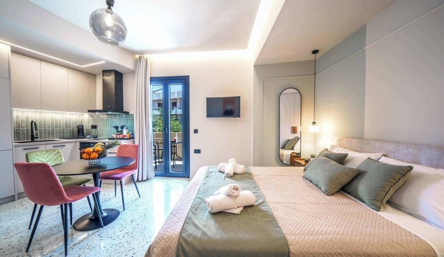 Noble Heraklion Suites, Emerald Suite in Crete