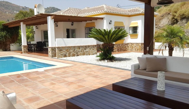 Peacefully situated modern style villa with private pool, panoramic views & Wifi in Competa